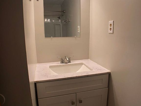 5th image of 1724 Alcoy Dr
