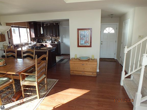 4th image of 20040 Pleasantview Dr #173