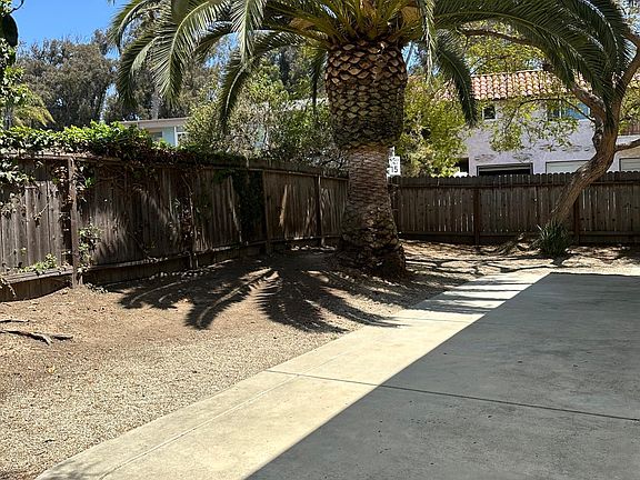 4th image of 925 Oyster St #925