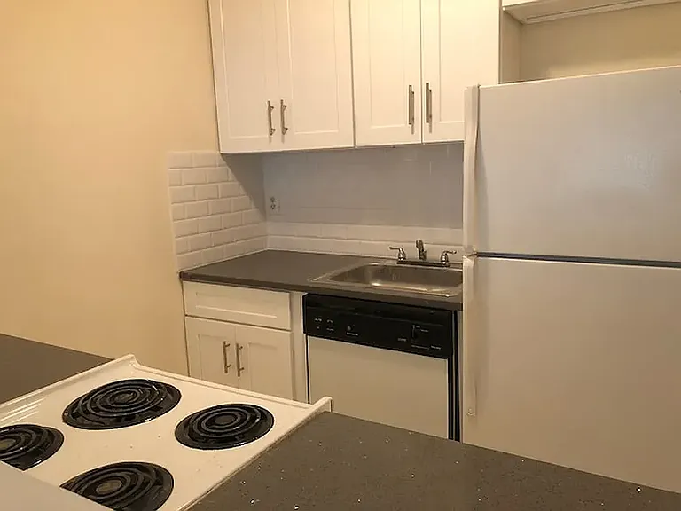7622 Grand Central Pkwy #1L — Photo 5