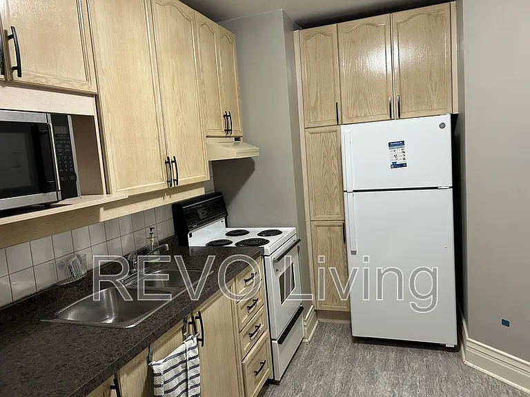 7 Centre St #ST5 — Photo 6