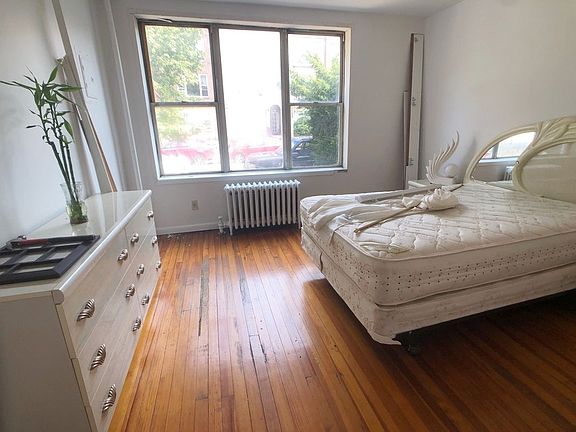 4th image of 30-12 49th St #1L