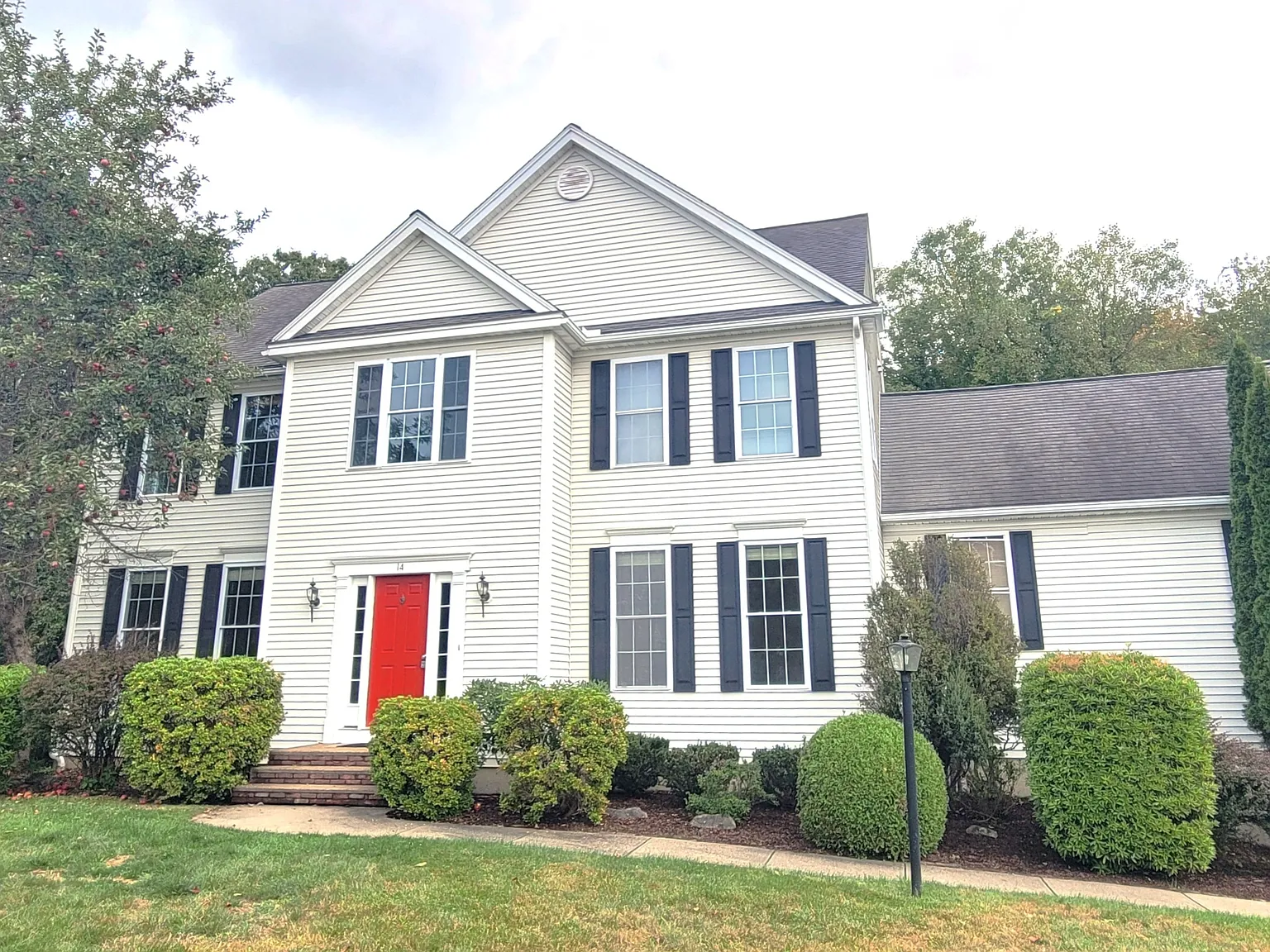 5 bed, 3.5 bath, 2920 sqft, $5,500 — Photo 1