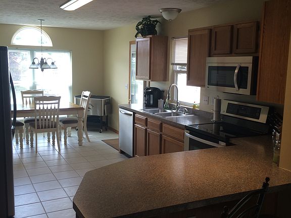 4th image of 207 Woodbridge Ln