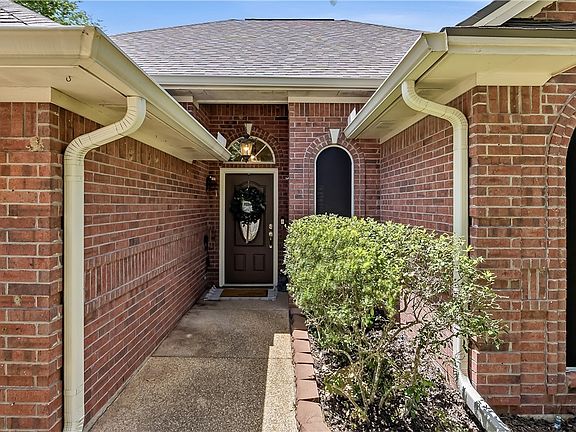 3rd image of 1703 White Stone Dr