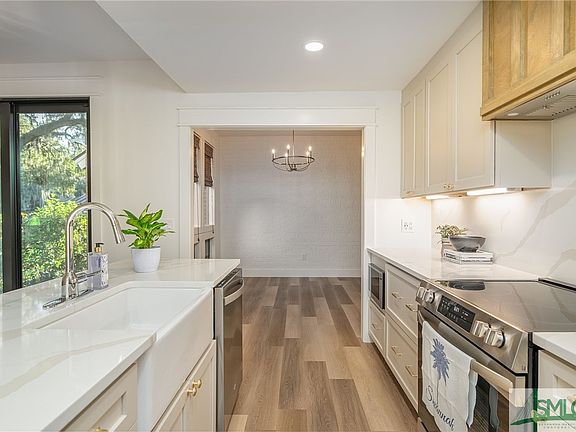 2nd image of 32 Dame Kathryn Drive
