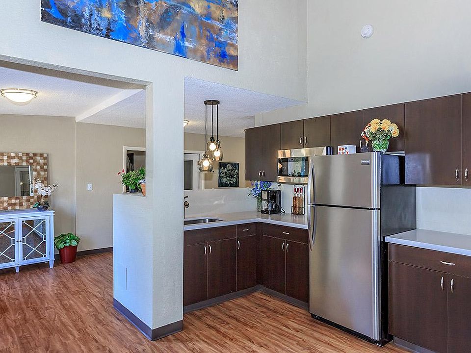 SHOW OFF YOUR CULINARY SKILLS IN THE COMMUNITY KITCHEN
