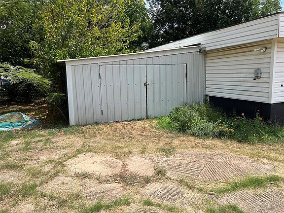 3rd image of 714 W Georgia Ave
