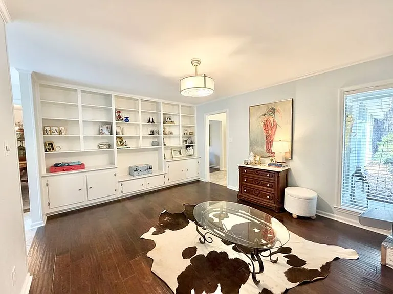 490 Strathy Hall Dr — Photo 5
