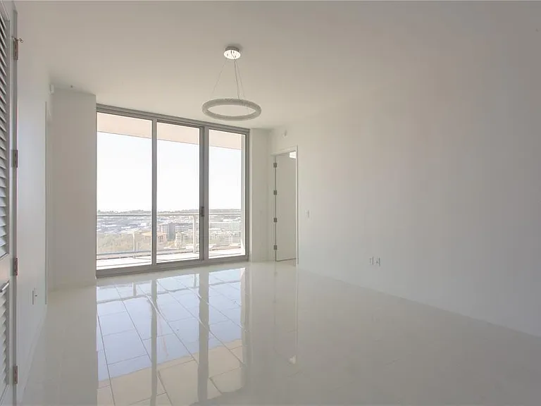 400 Central Ave #1806 — Photo 8
