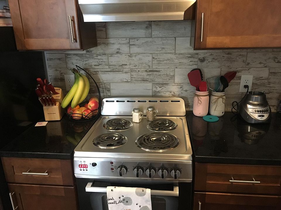 1st image of 433 4th St NW APT F