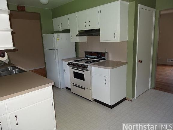 4th image of 10637 Madison St NE