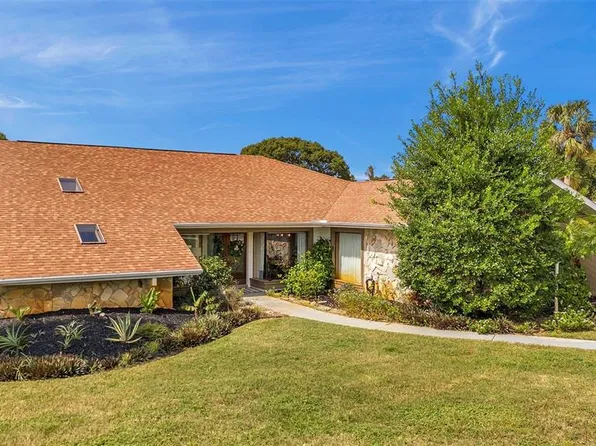 5375 Patricia Pl, Weeki Wachee, FL 34607