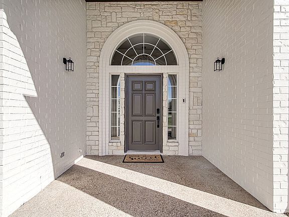4th image of 125 Devon Ct