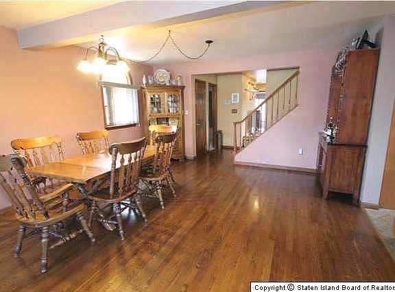 3rd image of 502 Amherst Ave