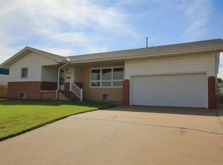 2003 Macarthur Rd, Hays, KS 67601