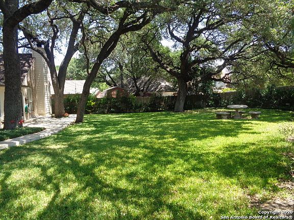 2nd image of 9507 Legend Isle Dr