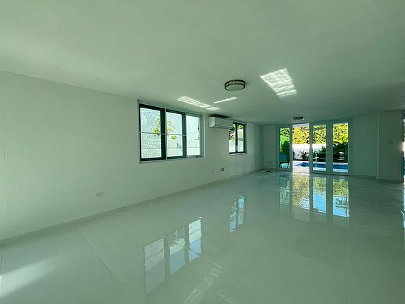 3rd image of 1141 Vistamar Marina E
