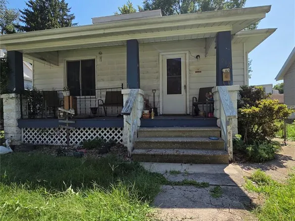 916 W Monroe St, Belleville, IL 62220