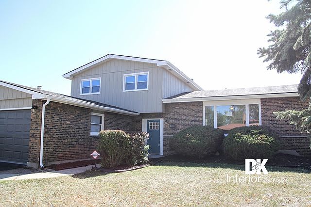 1st image of 725 E 193rd Pl