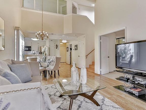 2nd image of 4796 Lago Vista Cir
