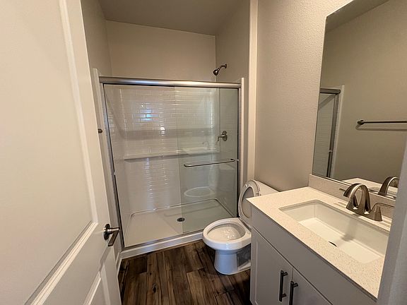 2nd Floor Bathroom