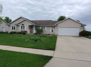 120 Whitetail Rdg, Hudson, IA 50643