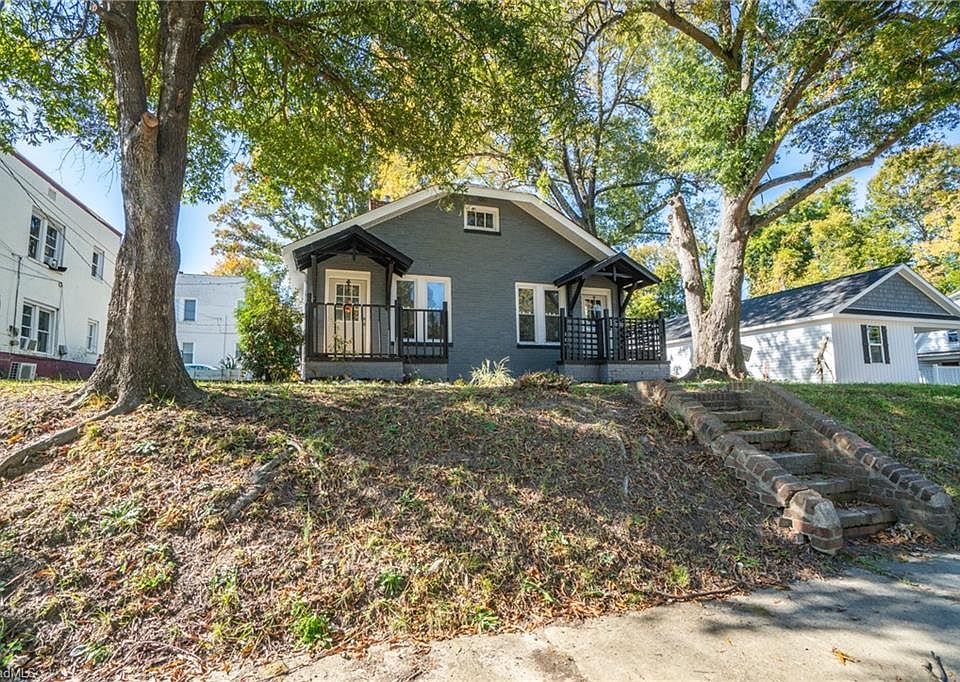1st image of 204 W Holt St