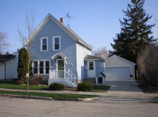 208 W Dodge St, Port Washington, WI 53074