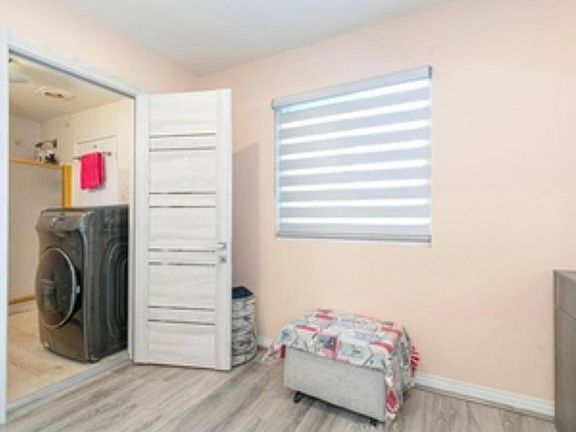 4th image of 6640 Alcove Ave