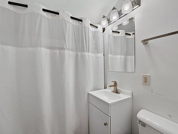 5th image of 1424 N 70th St #1424