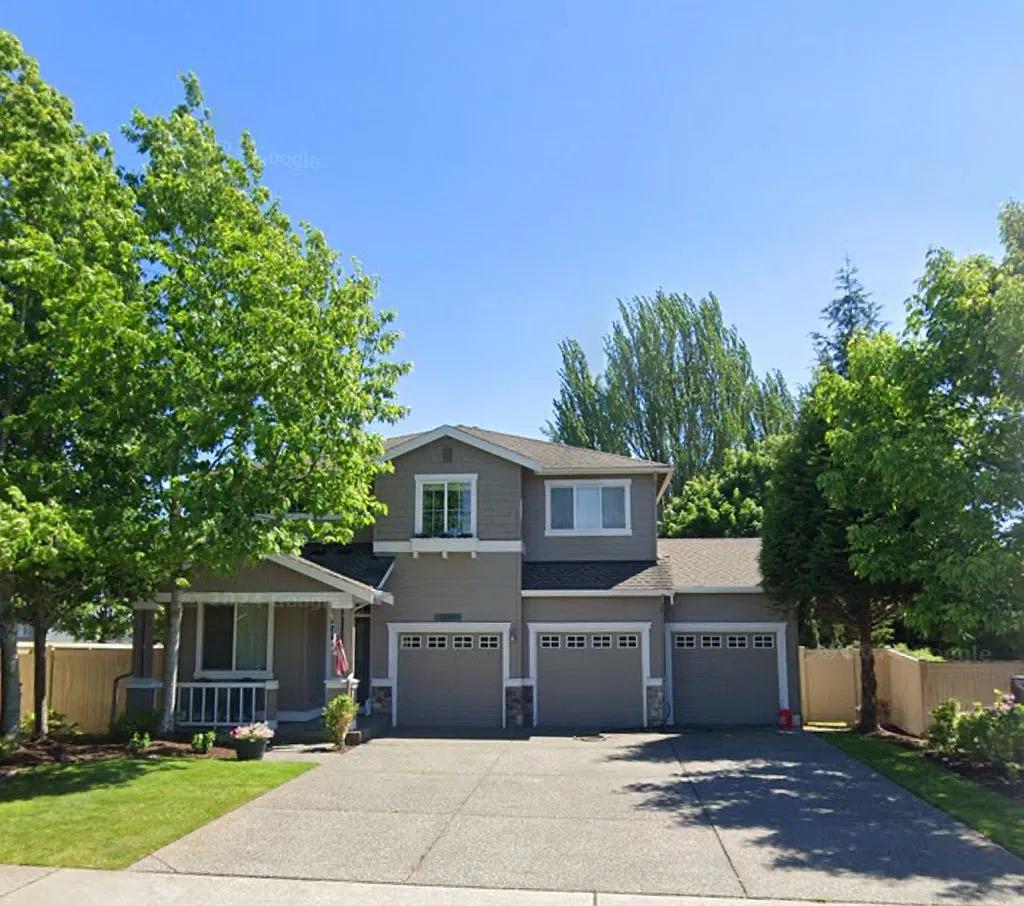 3 bed, 2.5 bath, 2423 sqft, $3,495 — Photo 1