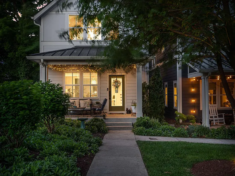1125 Chester Ave #11 — Photo 31