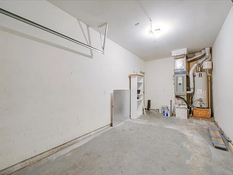 1875 W Nez Perce St — Photo 28