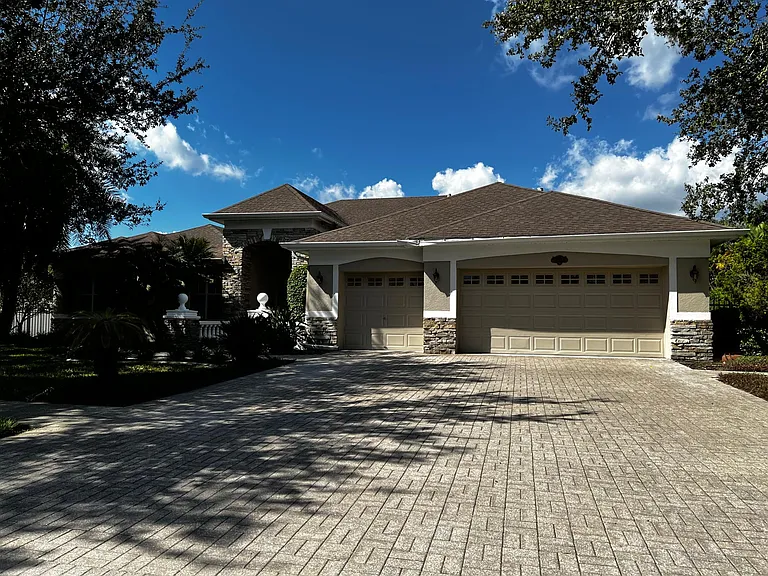 2105 Houndstooth Dr — Photo 1