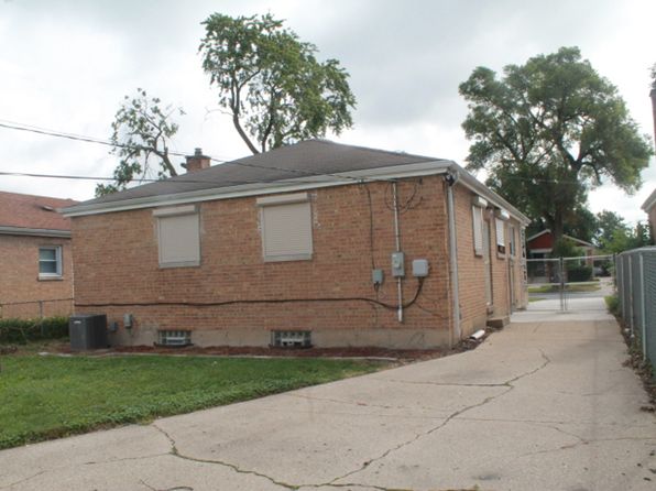12722 S Laflin St, Calumet Park, IL 60827