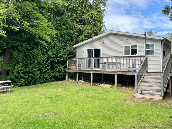 8259 Coffey Ln, Oconto Falls, WI 54154