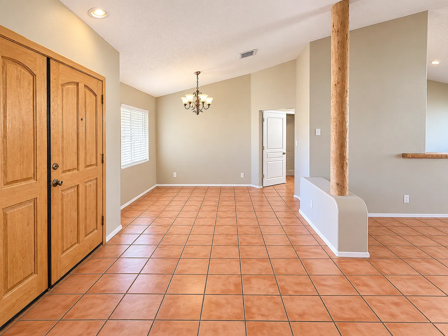 4 bed, 2100 sqft, $2,500 — Photo 3