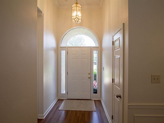3rd image of 1753 Carlisle Cir