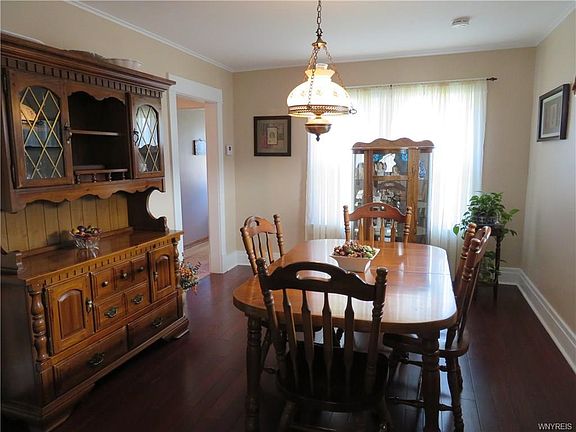 5th image of 34 Parkwood Ave