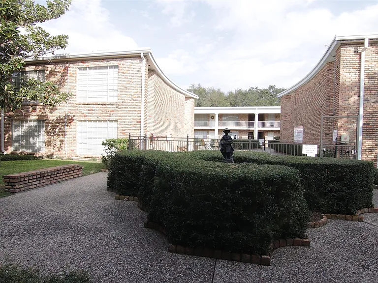 2101 Fountain View Dr #35 — Photo 19