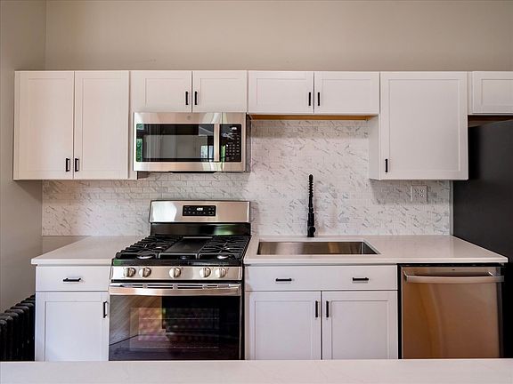 4th image of 261 Meigs St APT 2