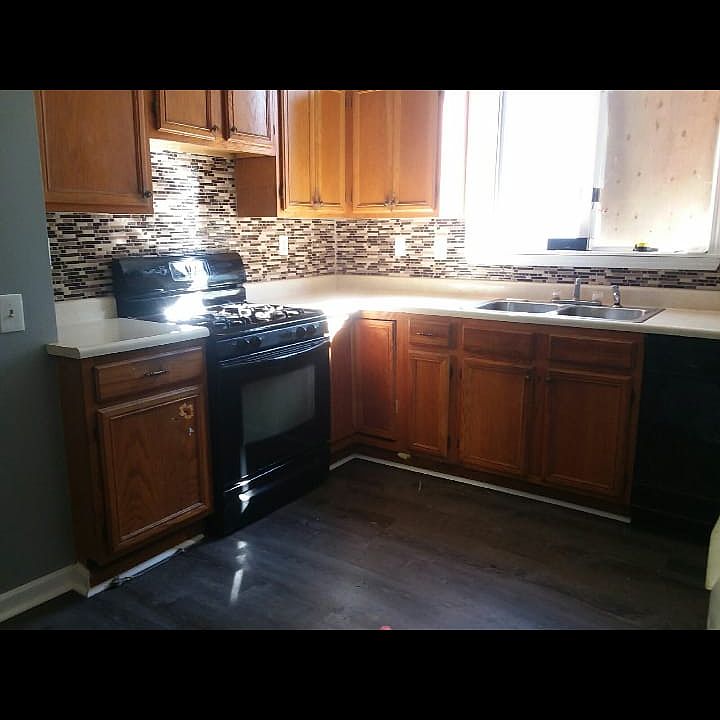 1st image of 77 Weyand Ave #1