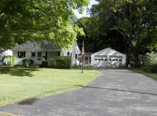 41 Seneca St, Webster, NY 14580