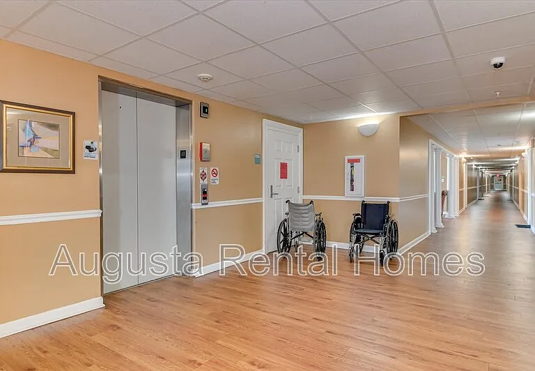 1425 Lee Beard Way #109 — Photo 11