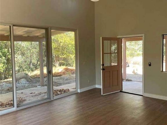 4th image of 32725 Jerome Rd