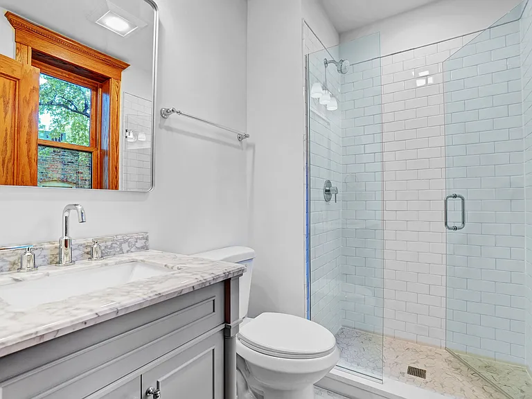 1233 N Hoyne Ave #2 — Photo 20