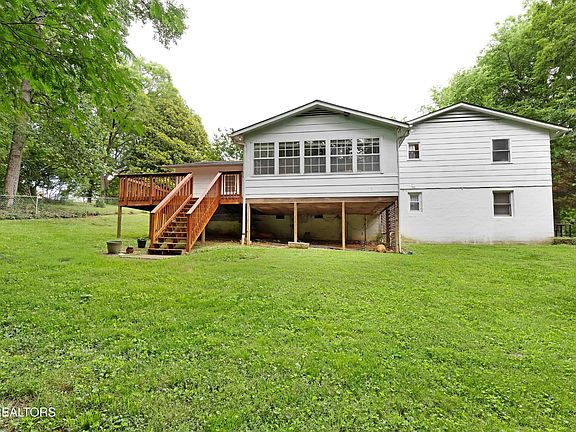 4th image of 2001 Walnut Hills Dr