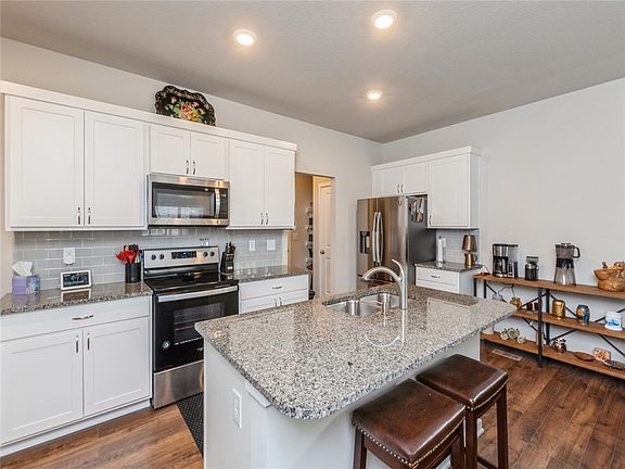 4th image of 3024 NW Northwood Ln