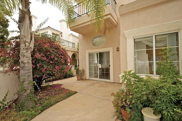 Enclosed Courtyard Patio